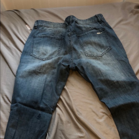 Light washed blue jeans - Picture 3 of 5